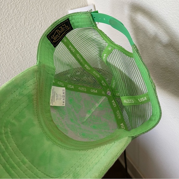 Von Dutch Velvet Trucker Hat - Picture 4 of 5